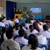 บรรยายให้ความรู้กฎหมายจราจร วินัยจราจร การขับขี่ปลอดภัย ให้เเก่นักศึกษา กศน.อำเภอละเเมโครงการวัยเรียนวัยใส